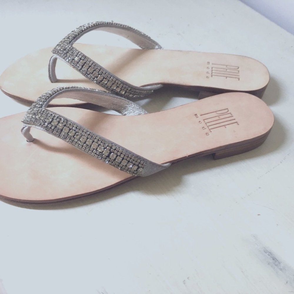 Pelle Moda 6.5 M Leather Silve Rhinestone Sandal